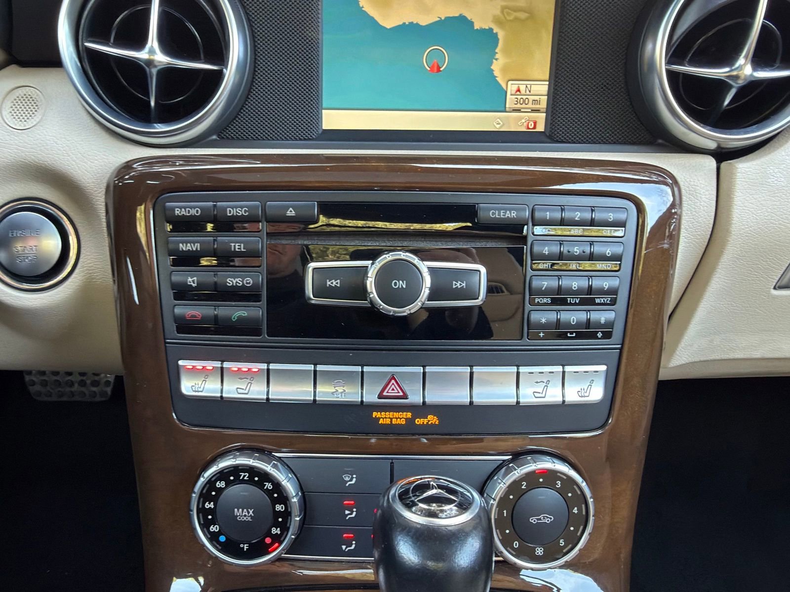 Used 2015 Mercedes-Benz SLK 250 image 17