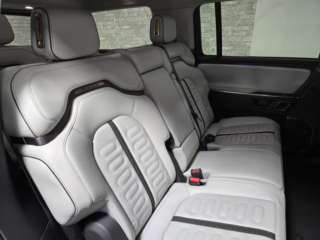 Used 2023 Rivian R1S Launch Edition image 52