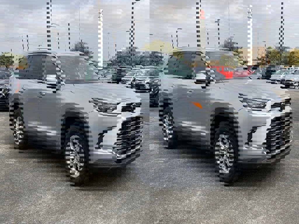 Certified 2025 Toyota Grand Highlander FWD image 3