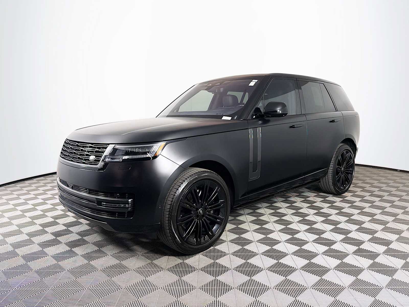 Used 2023 Land Rover Range Rover Autobiography AWD/4WD image 1