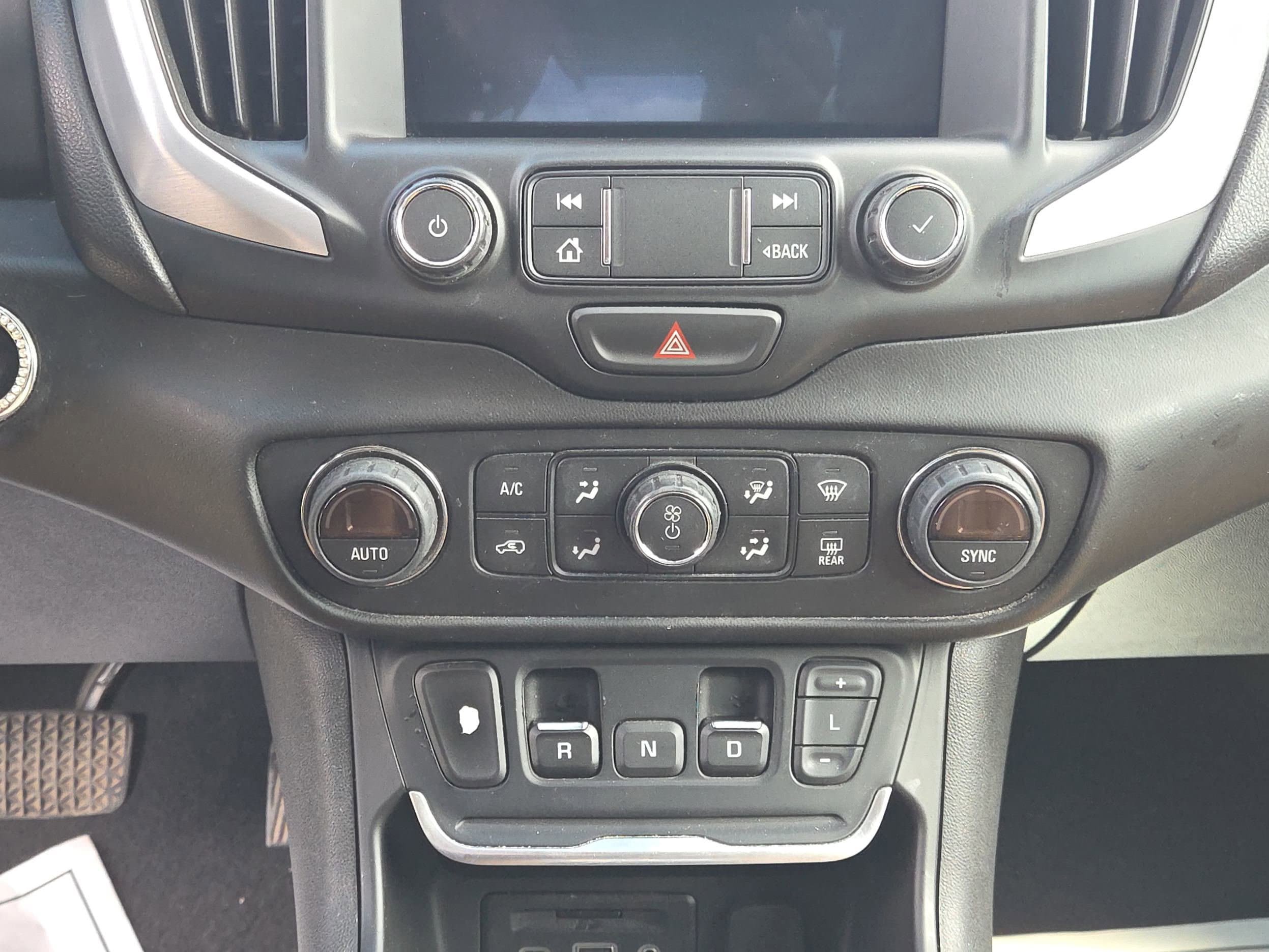 Used 2019 GMC Terrain SLT w/ Infotainment Package II AWD/4WD image 22