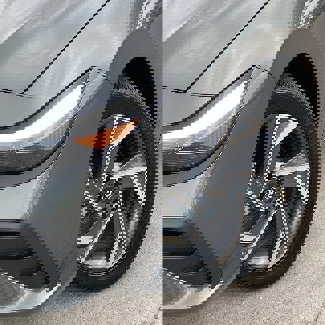 Used 2025 Hyundai Elantra Sport image 8