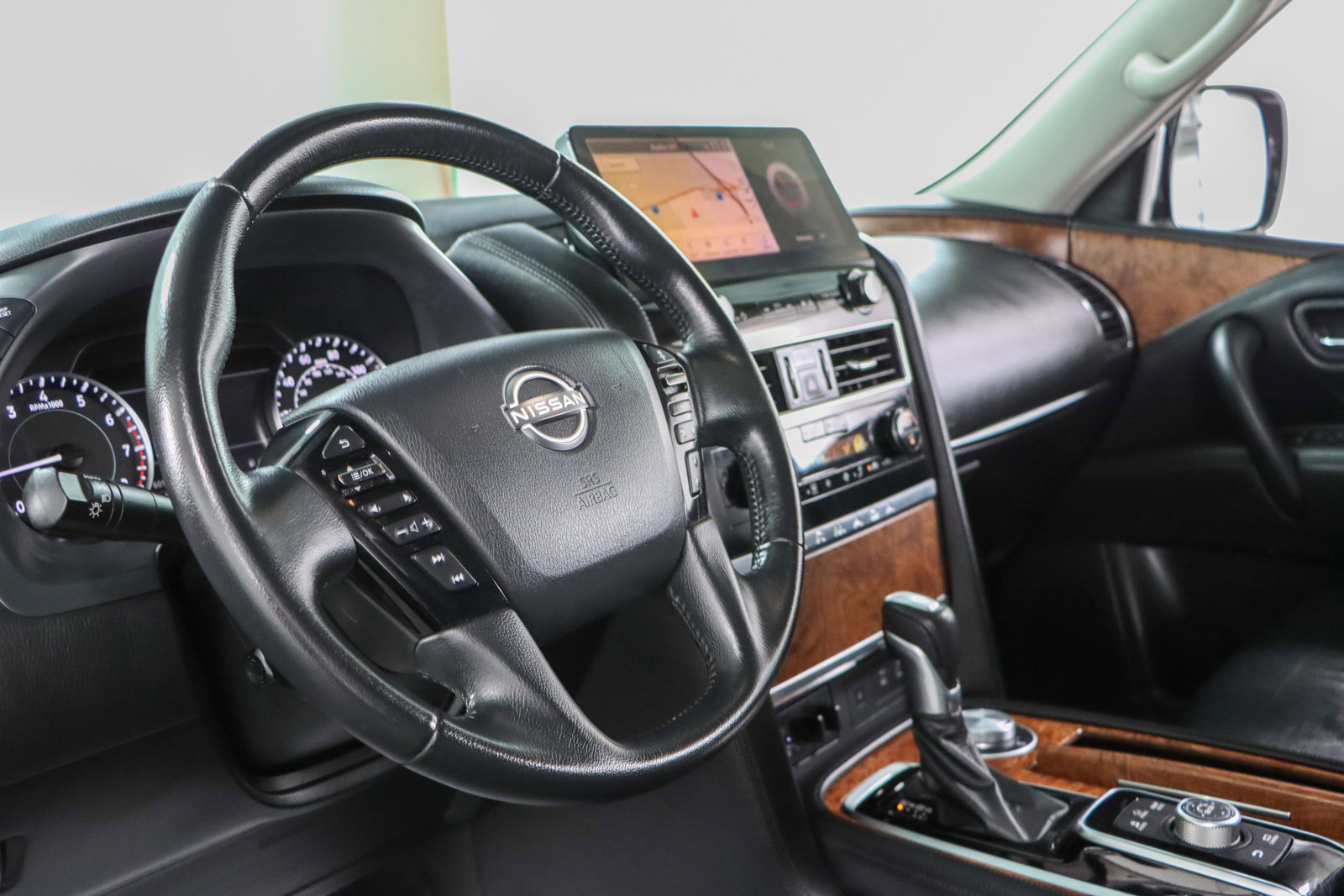 Used 2022 Nissan Armada SL w/ Captain's Chairs Package image 24