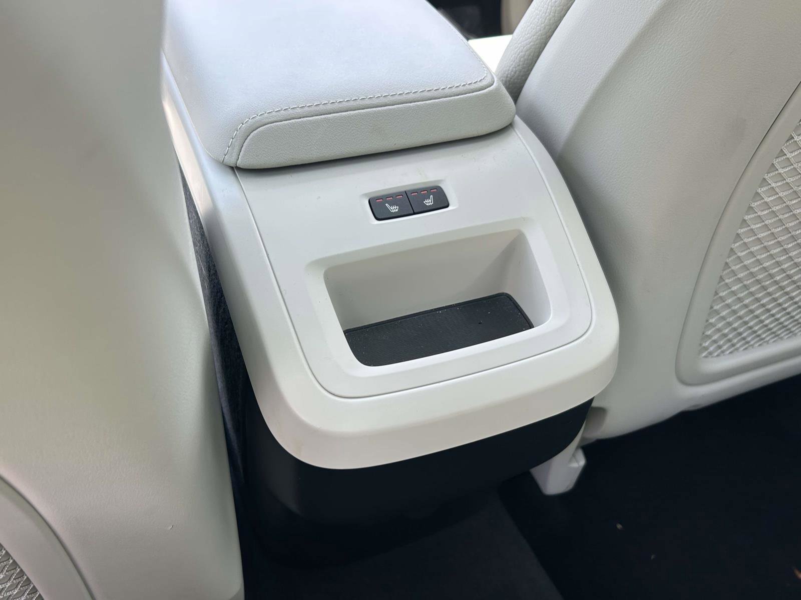Certified 2023 Volvo XC60 B5 Plus w/ Climate Package AWD/4WD image 16