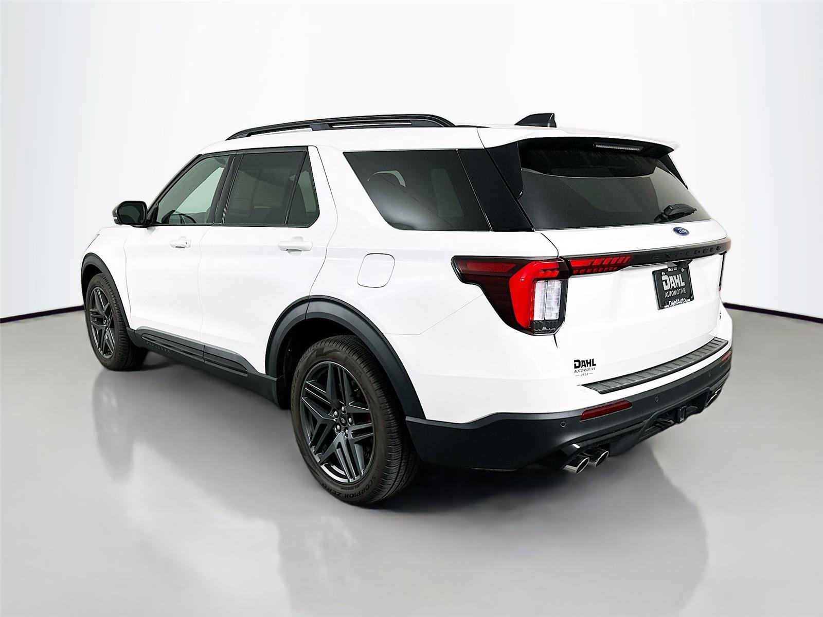 Used 2025 Ford Explorer ST AWD/4WD image 10