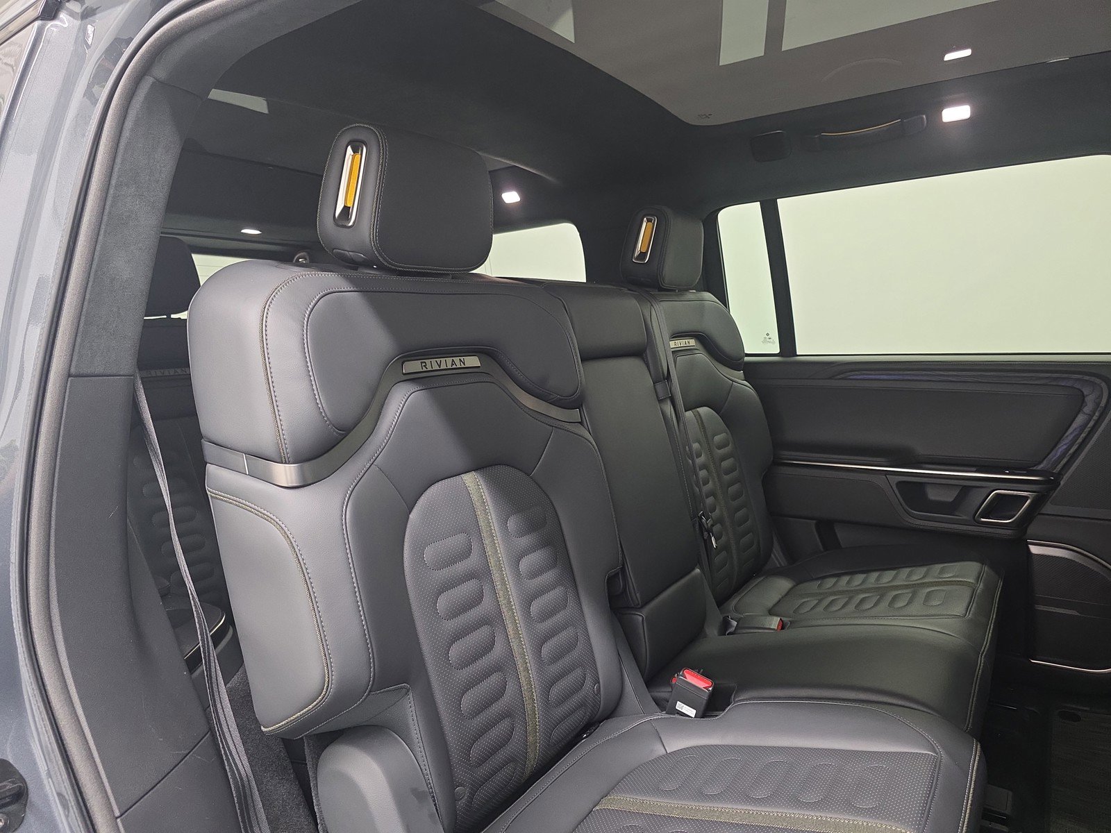 Used 2023 Rivian R1S Adventure AWD/4WD image 23