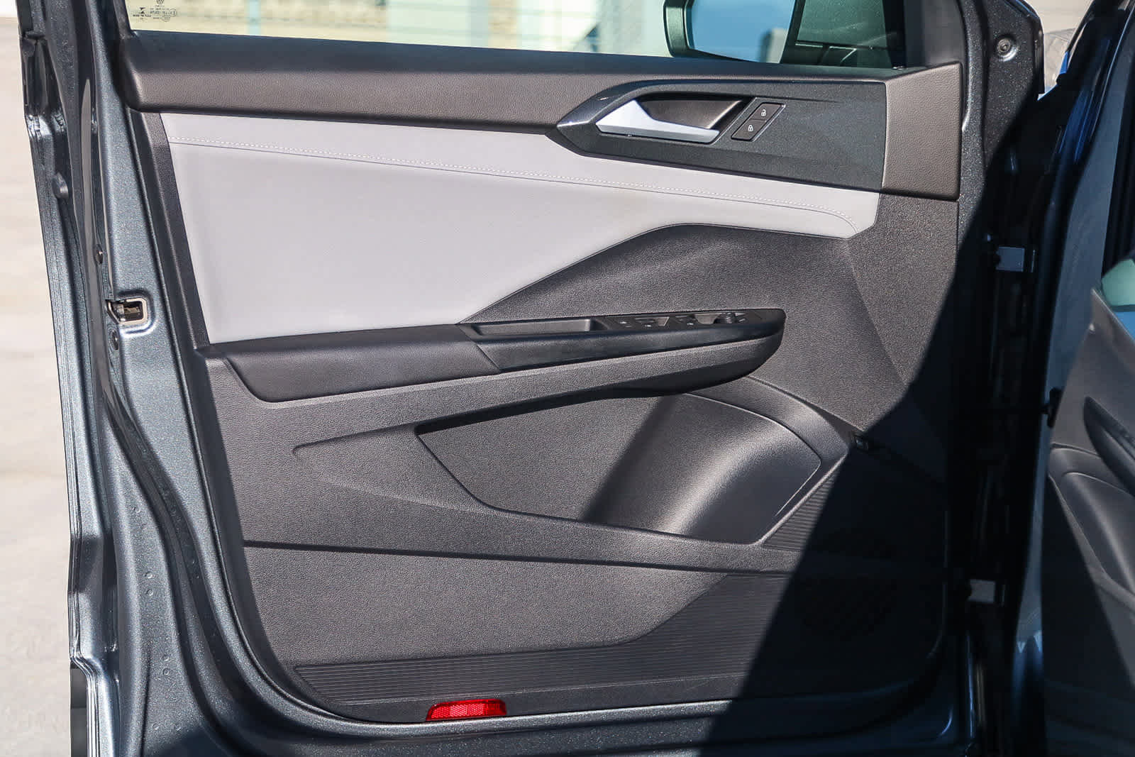 Used 2022 Volkswagen Taos SEL image 23