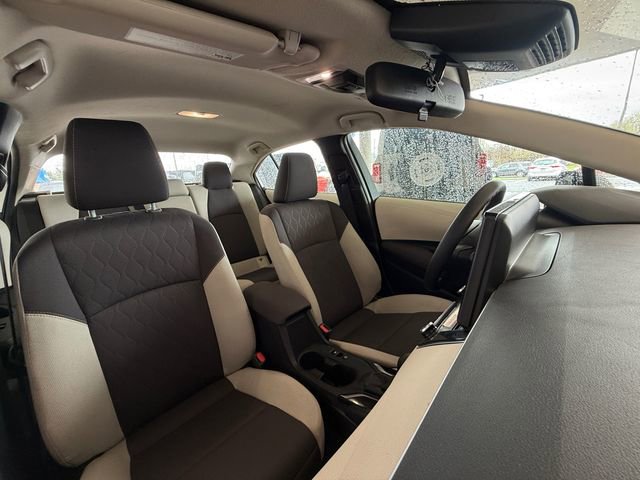 Used 2025 Toyota Corolla LE image 24