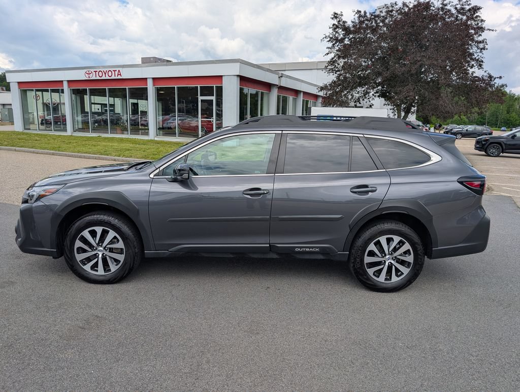Used 2024 Subaru Outback Premium AWD/4WD image 2