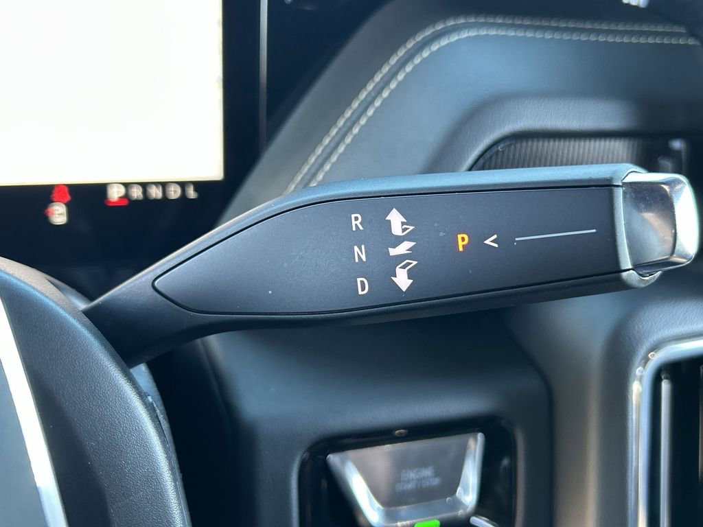 Used 2025 GMC Yukon Elevation image 16