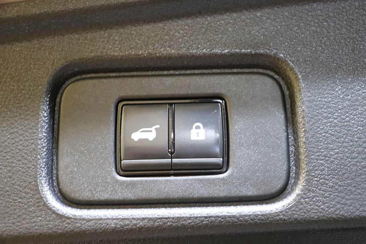 Used 2024 Nissan Pathfinder Platinum w/ Cargo Package AWD/4WD image 62