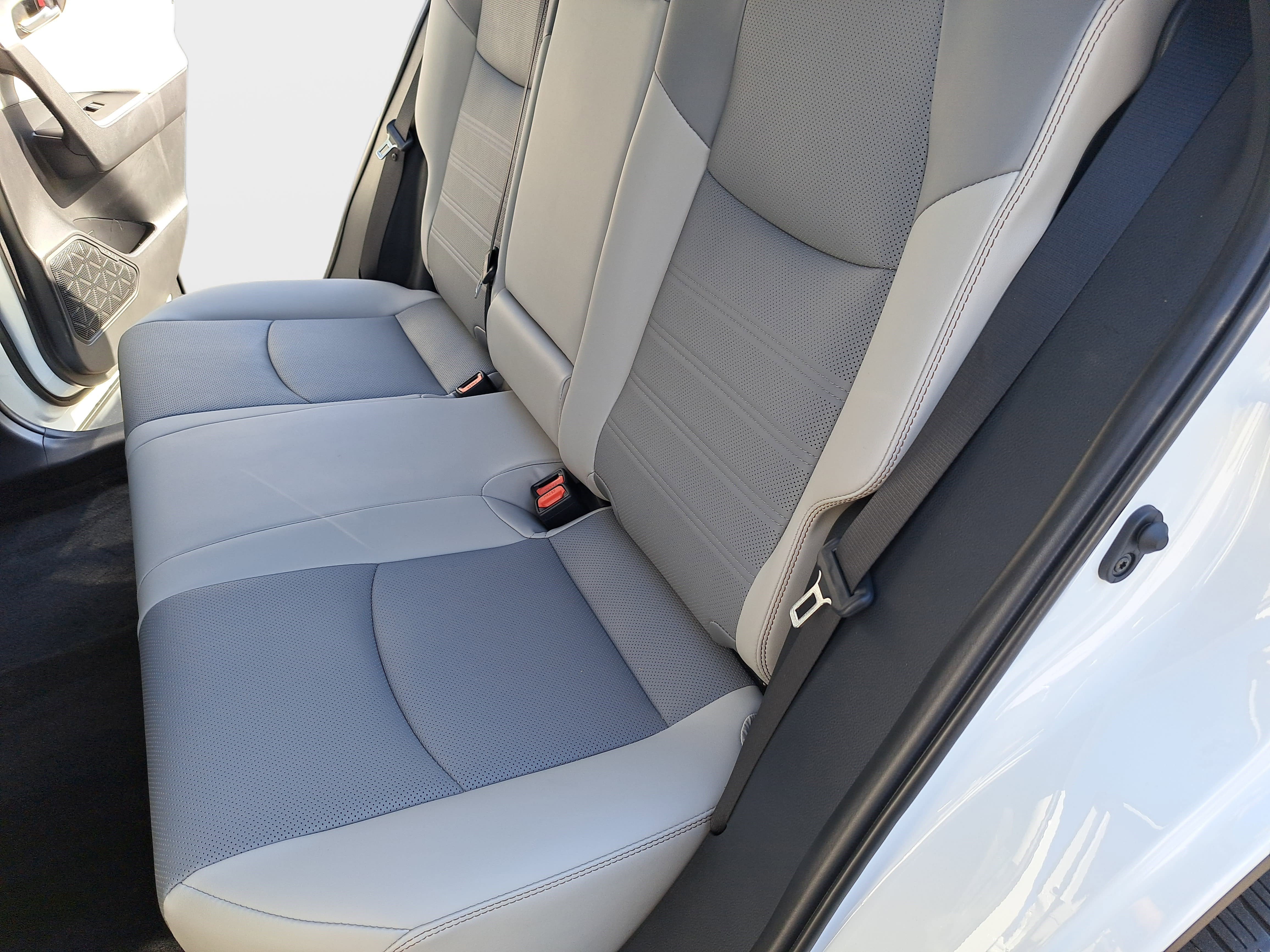 Used 2024 Toyota RAV4 Limited w/ Advanced Technology Package image 15