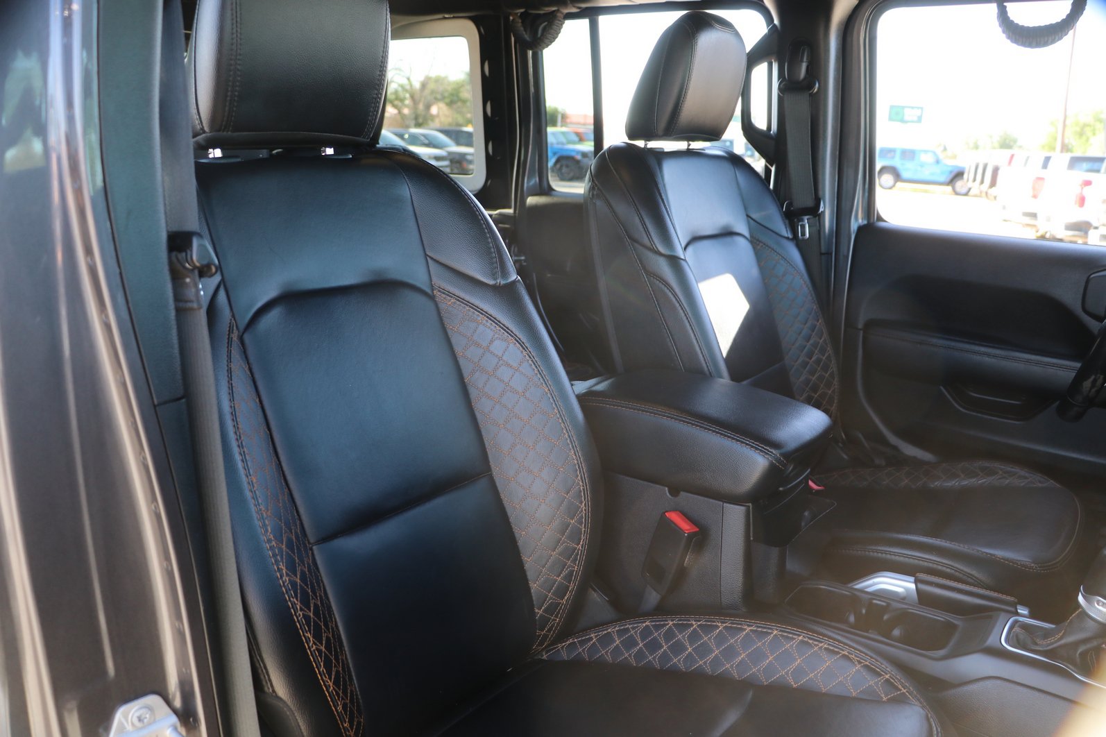 Used 2020 Jeep Wrangler Unlimited Sahara AWD/4WD image 33