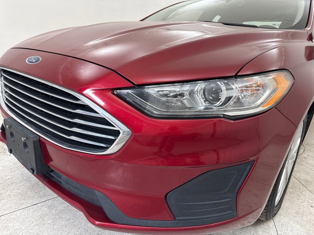 Used 2019 Ford Fusion SE image 12