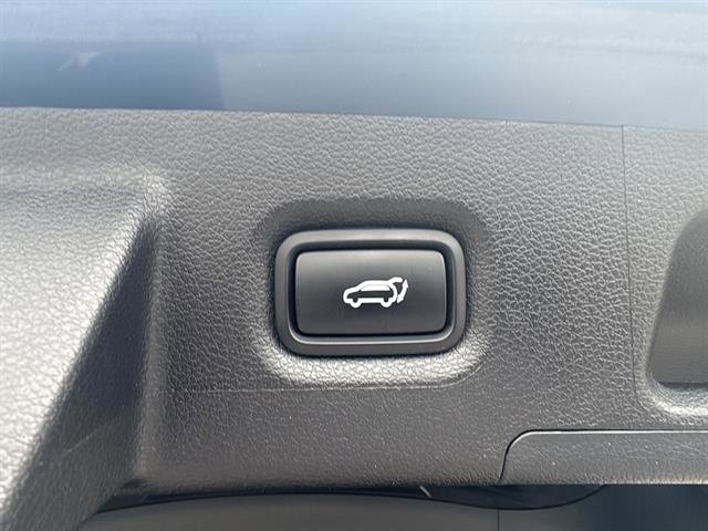 Used 2023 Hyundai Santa Fe SEL image 12