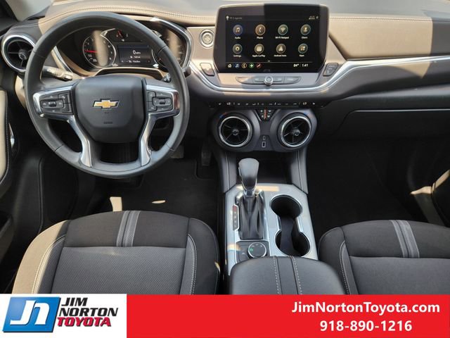 Used 2025 Chevrolet Blazer LT AWD/4WD image 25