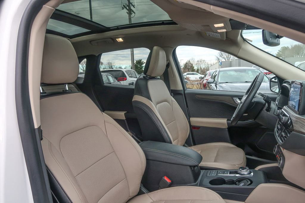 Used 2020 Ford Escape Titanium w/ Titanium Premium Package 2.0 image 22