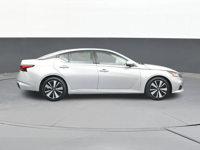 Used 2022 Nissan Altima 2.5 SV FWD image 16