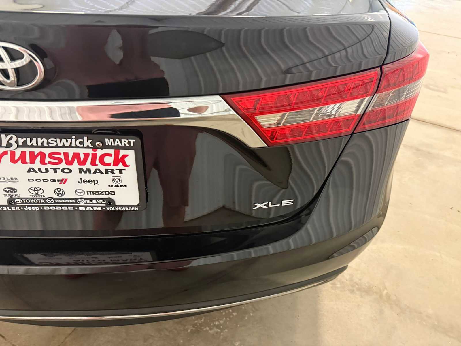 Used 2016 Toyota Avalon XLE Premium image 18