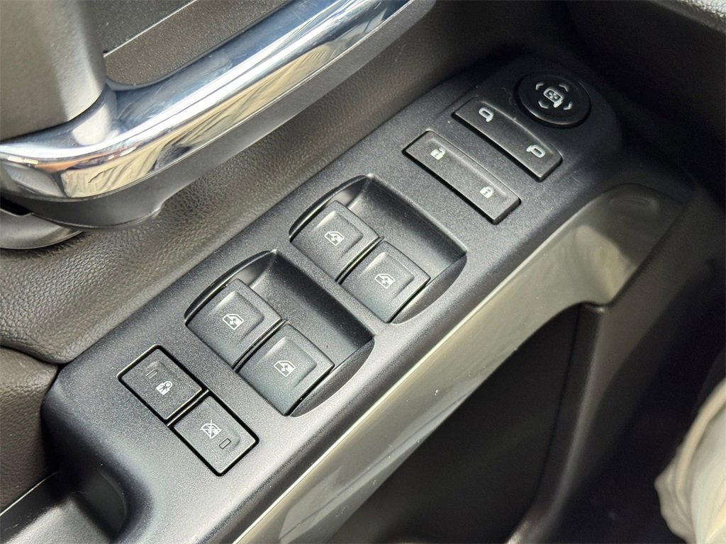 Used 2018 Chevrolet Silverado 1500 LT w/ LT Eassist Package image 29