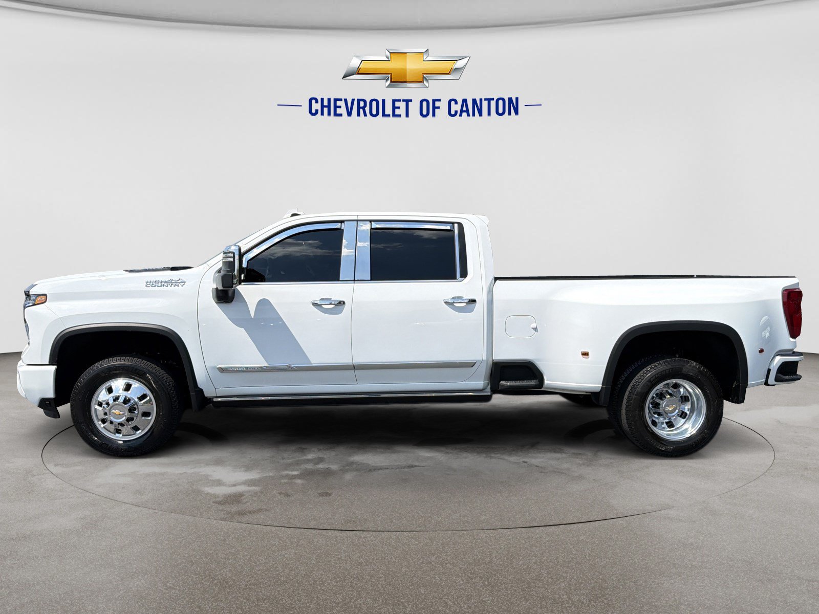 Used 2026 Chevrolet Silverado 3500 High Country w/ Technology Package AWD/4WD image 8