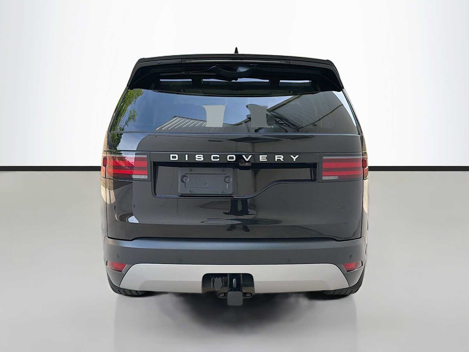 Certified 2025 Land Rover Discovery S AWD/4WD image 4