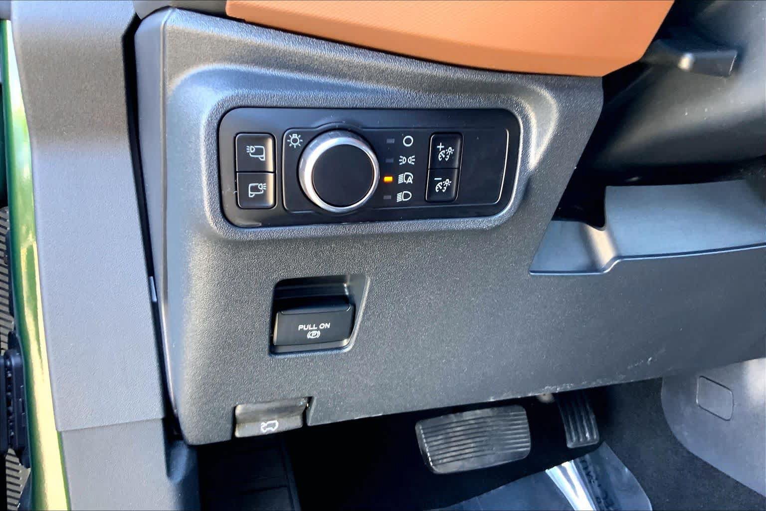 Used 2024 Ford Bronco Outer Banks AWD/4WD image 36
