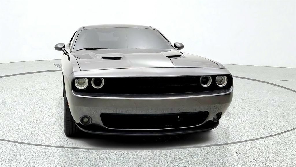 Used 2021 Dodge Challenger SXT w/ Blacktop Package RWD image 2