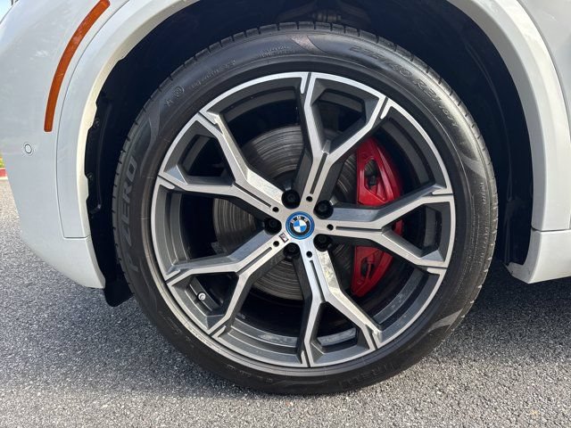 Used 2024 BMW X5 xDrive50e w/ Executive Package AWD/4WD image 11
