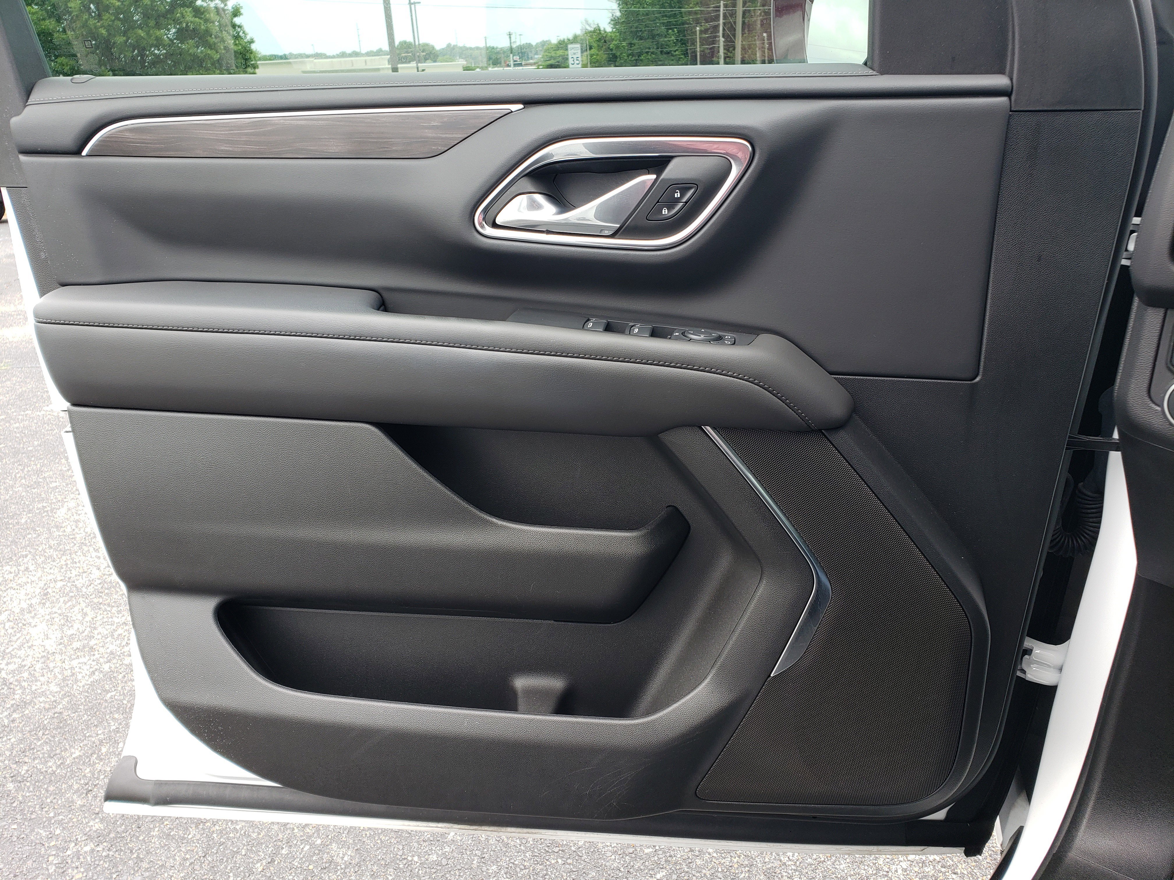 Used 2024 Chevrolet Tahoe LS RWD image 14