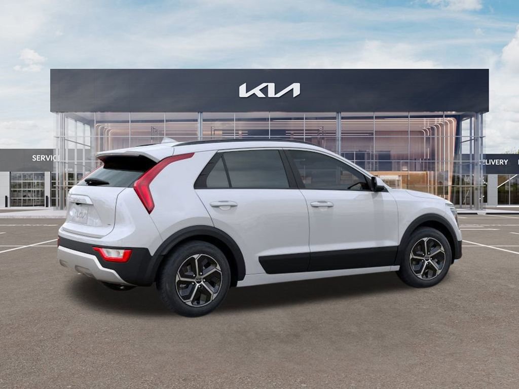 New 2025 Kia Niro LX image 6