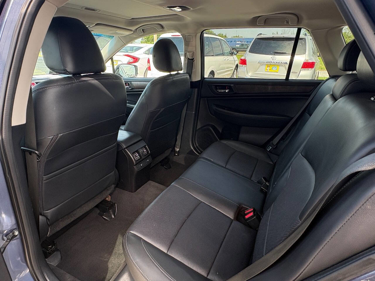 Used 2015 Subaru Outback 2.5i Limited AWD/4WD image 23