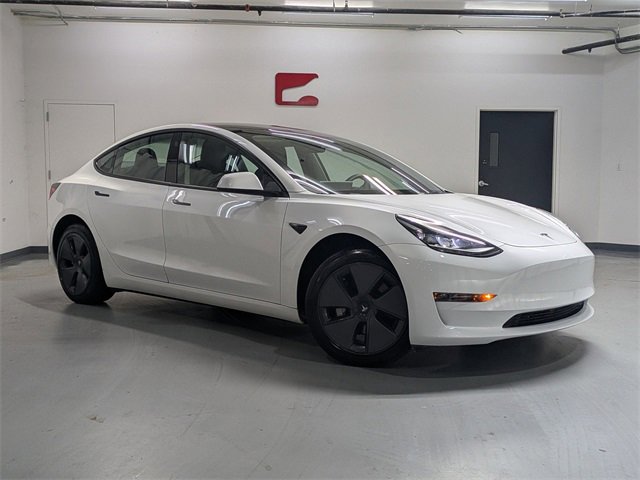 Used 2023 Tesla Model 3 Standard Range image 2