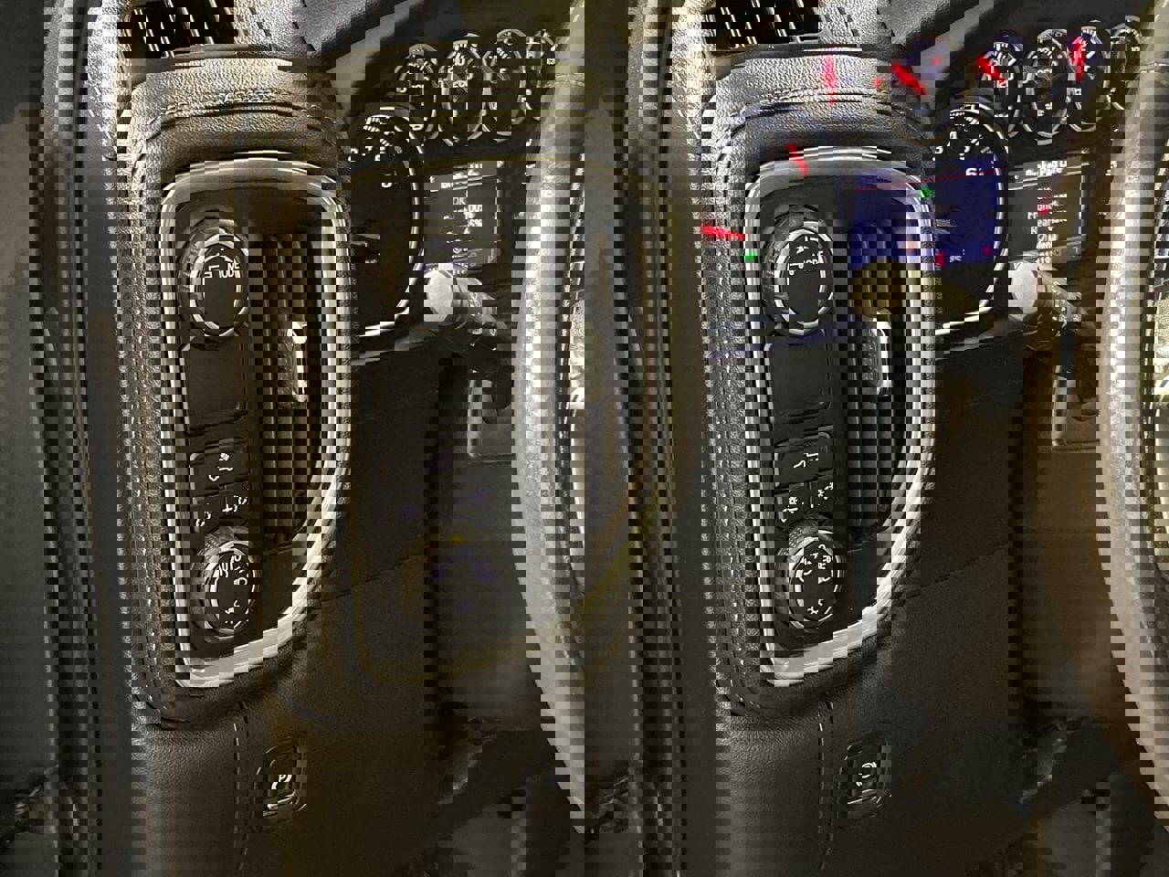 Used 2021 Chevrolet Silverado 1500 LT image 12