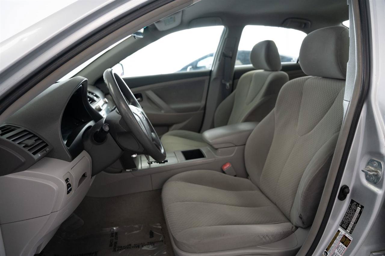 Used 2009 Toyota Camry FWD image 9