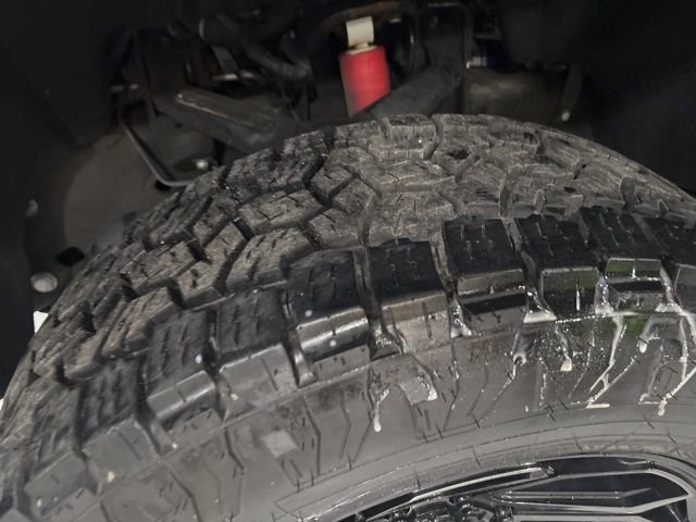 Used 2018 GMC Sierra 2500 Denali w/ Duramax Plus Package AWD/4WD image 40