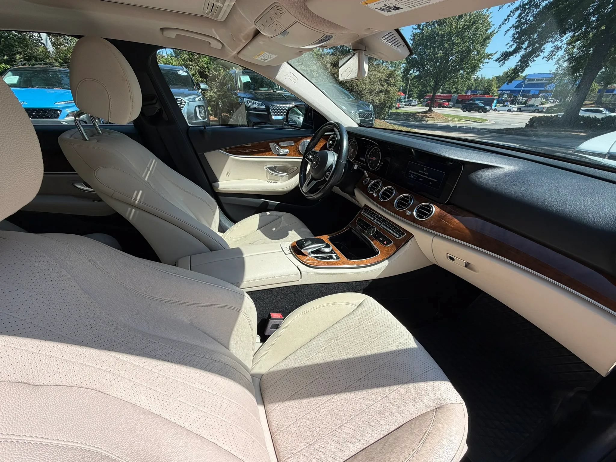 Used 2019 Mercedes-Benz E 300 4MATIC w/ Premium 1 Package image 10