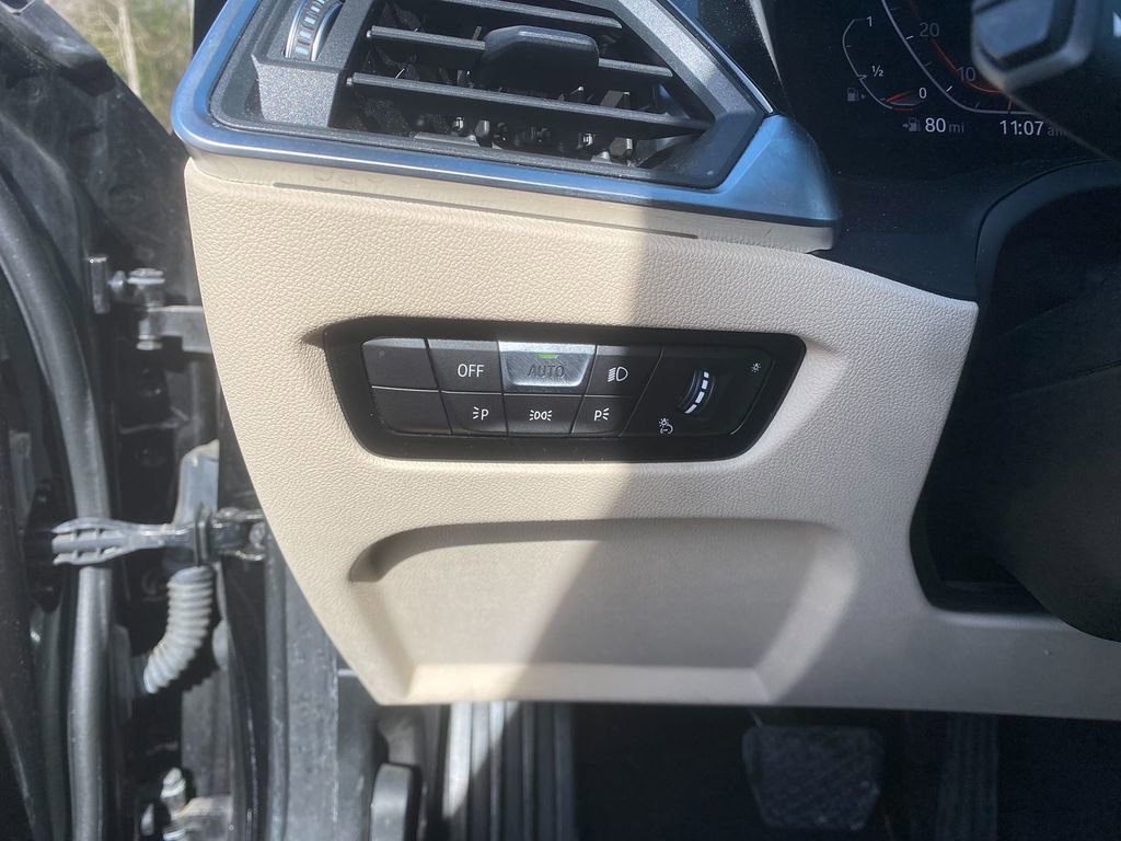 Used 2022 BMW 330i xDrive Sedan w/ Premium Package image 6