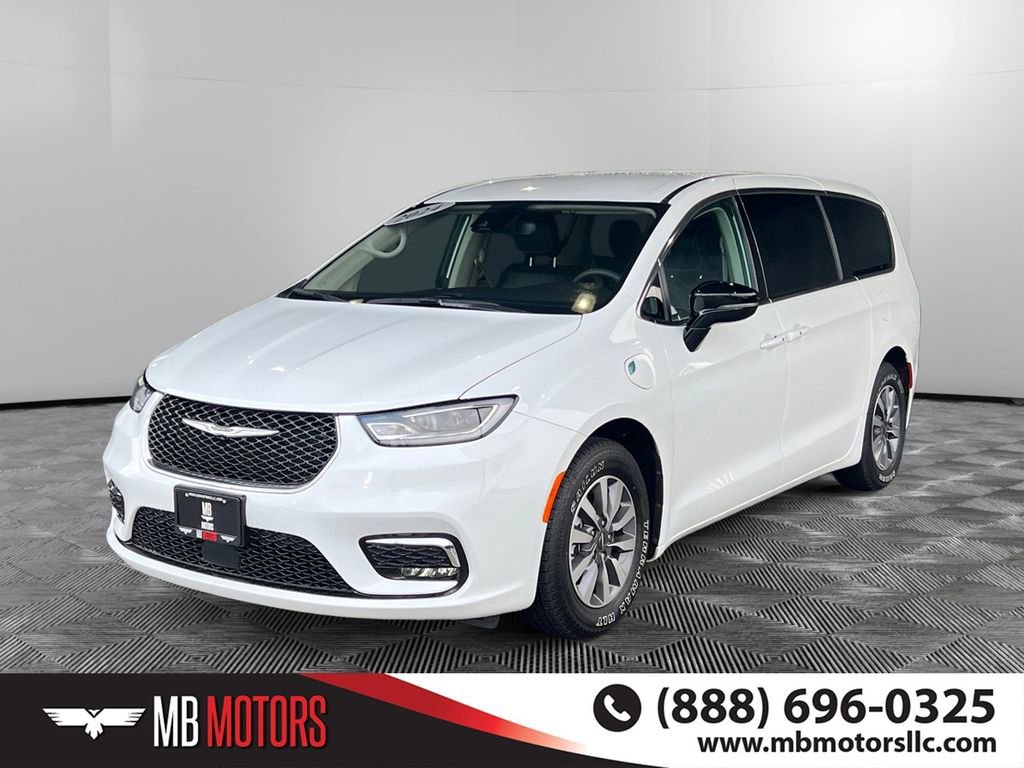Used 2024 Chrysler Pacifica Select FWD image 10