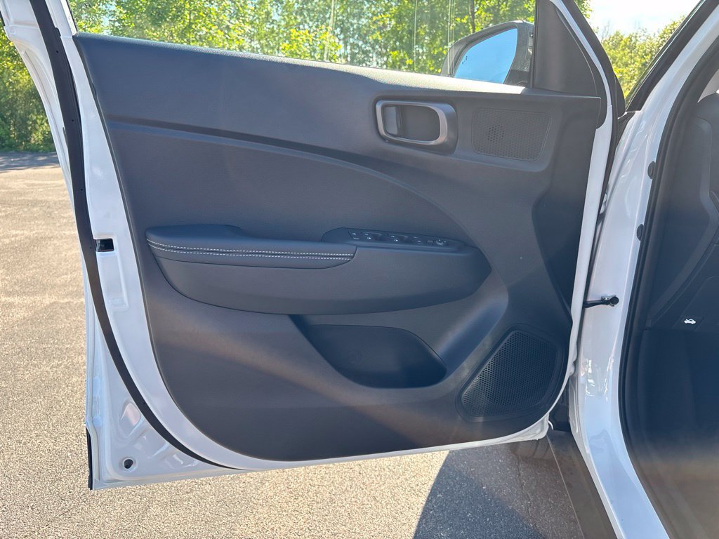 New 2026 Hyundai Venue SEL FWD image 17