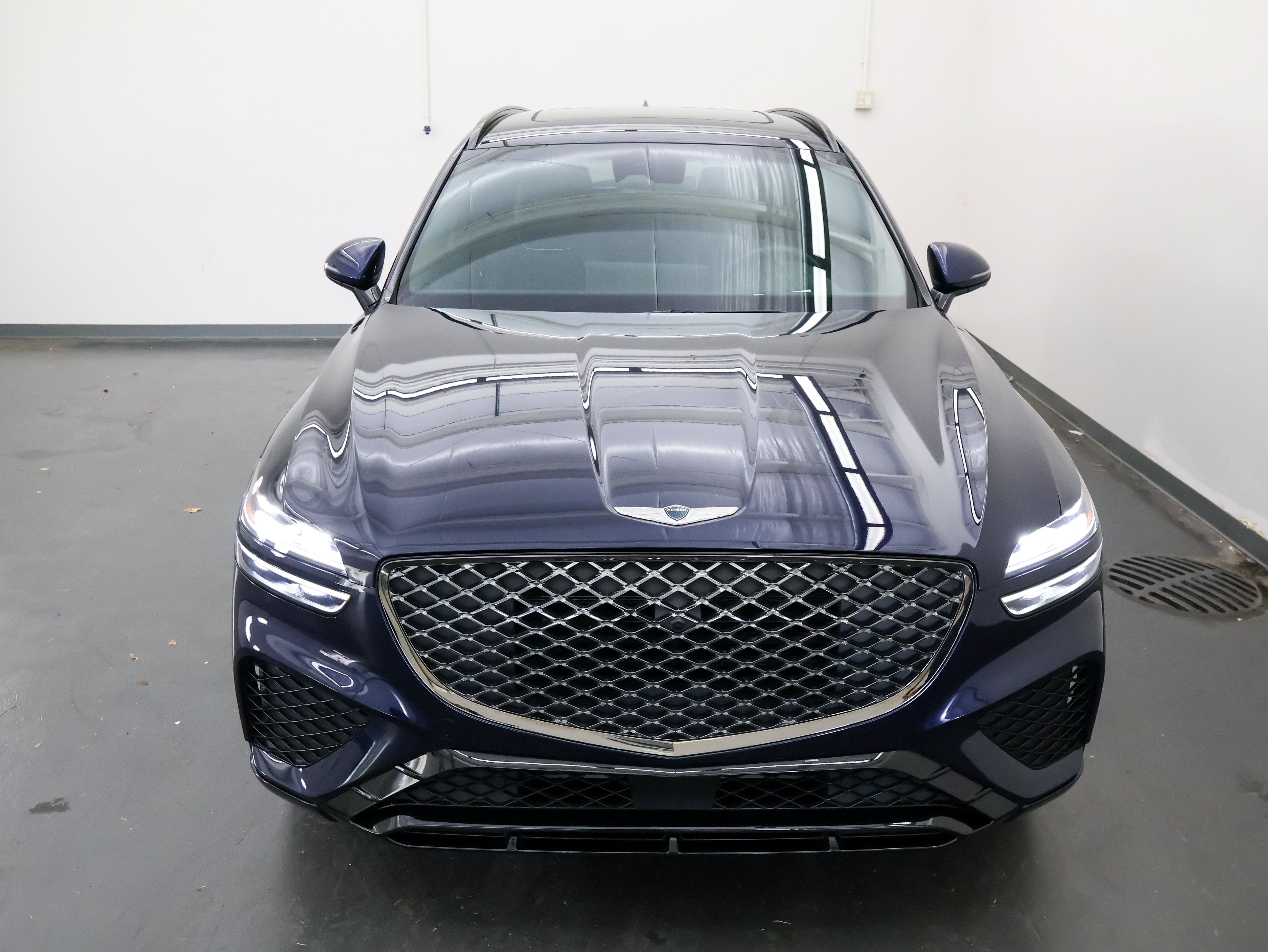 Used 2023 Genesis GV70 3.5T Sport w/ Sport Prestige Package AWD/4WD image 9