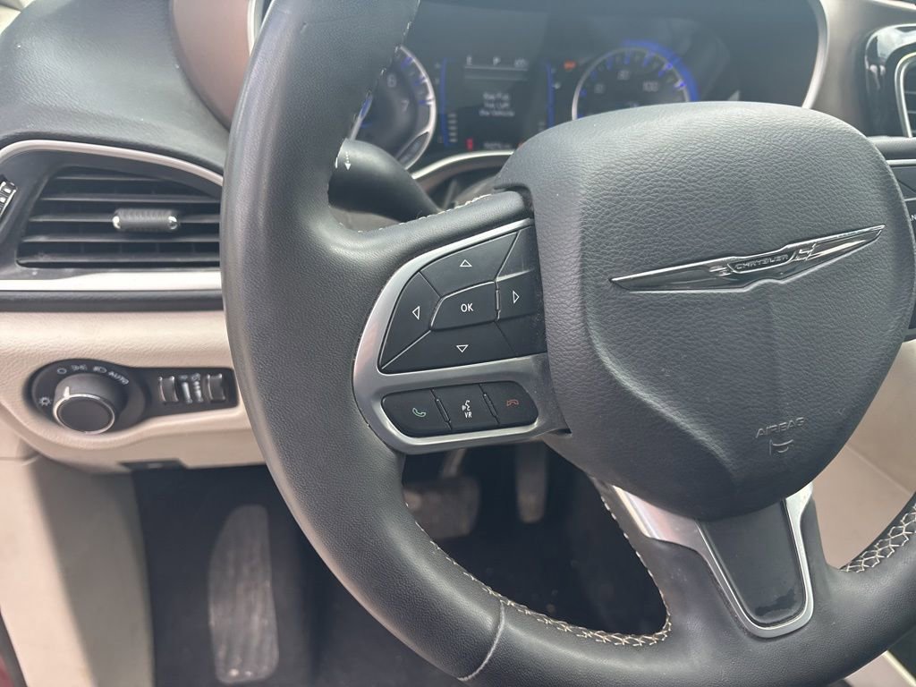 Used 2023 Chrysler Voyager LX image 22