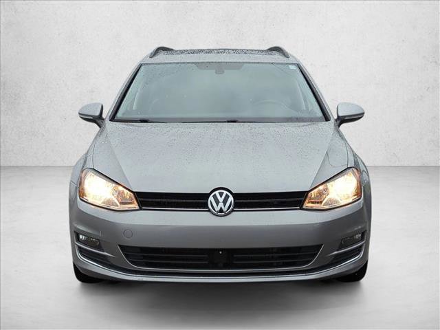 Used 2017 Volkswagen Golf SE image 2