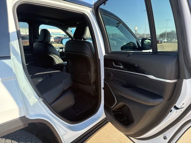Used 2024 Jeep Grand Cherokee Trailhawk w/ Luxury Tech Group III image 49