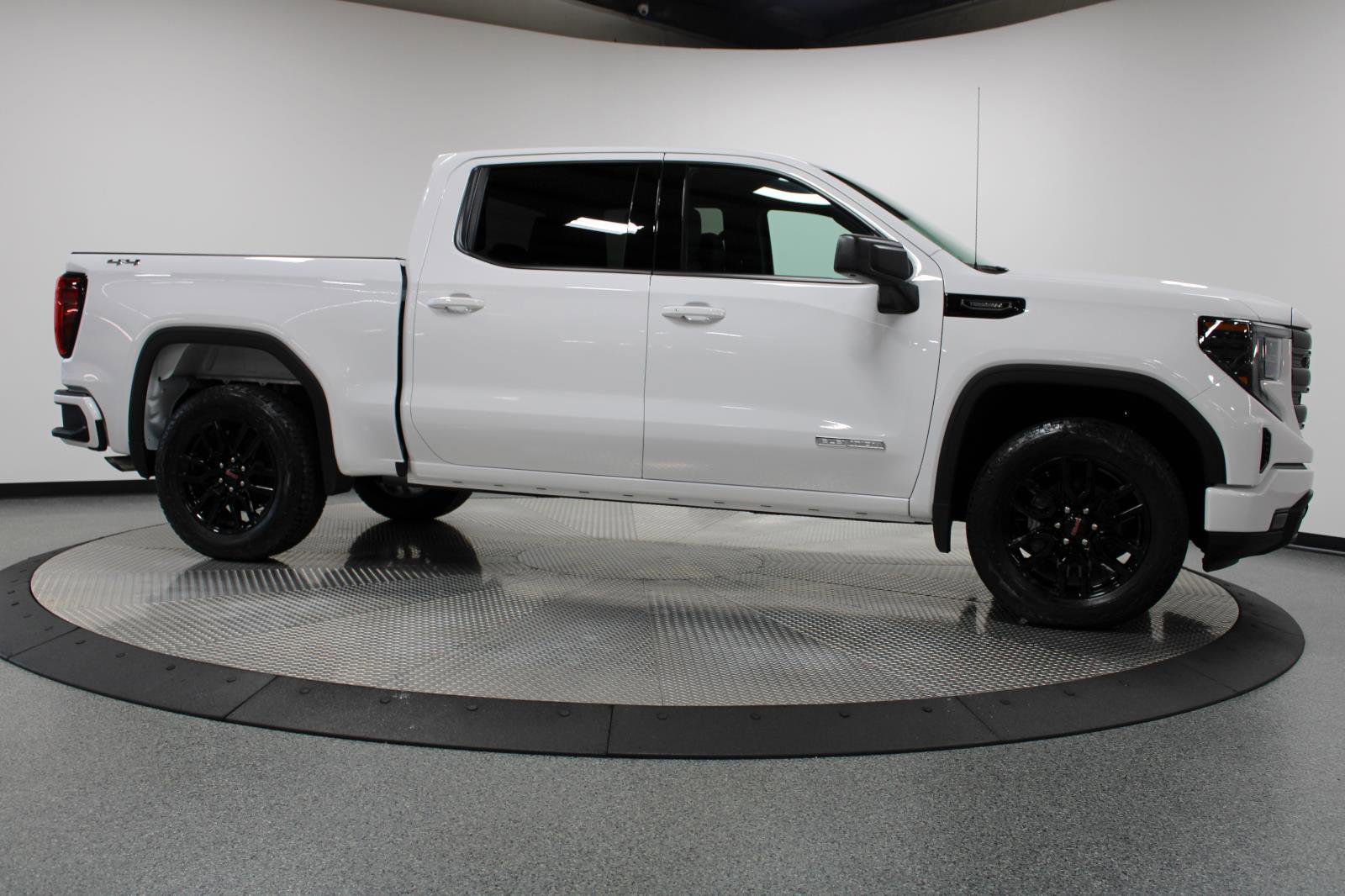 New 2025 GMC Sierra 1500 Elevation image 19