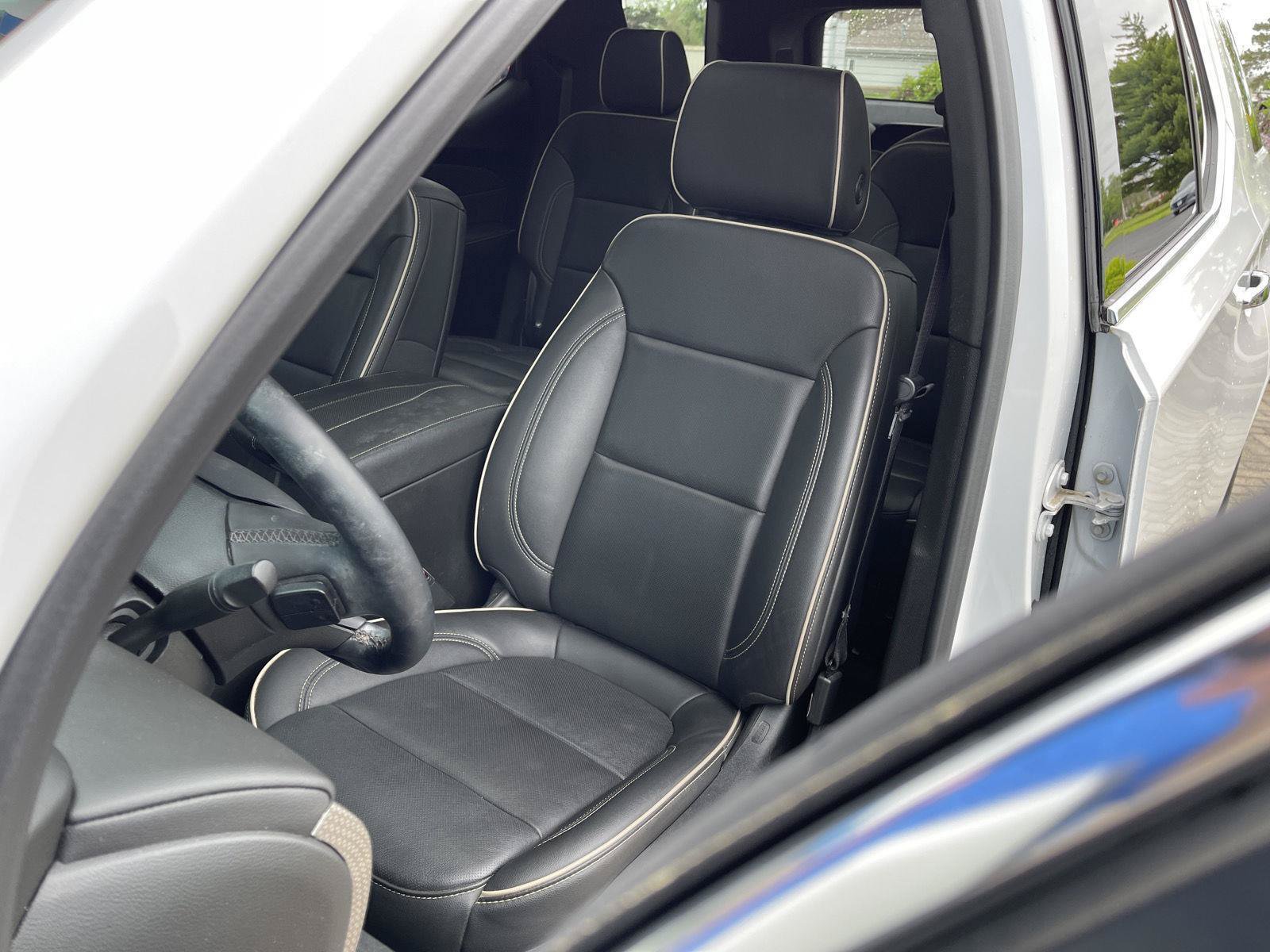 Used 2023 Chevrolet Traverse Premier w/ LPO, Floor Liner Package AWD/4WD image 16