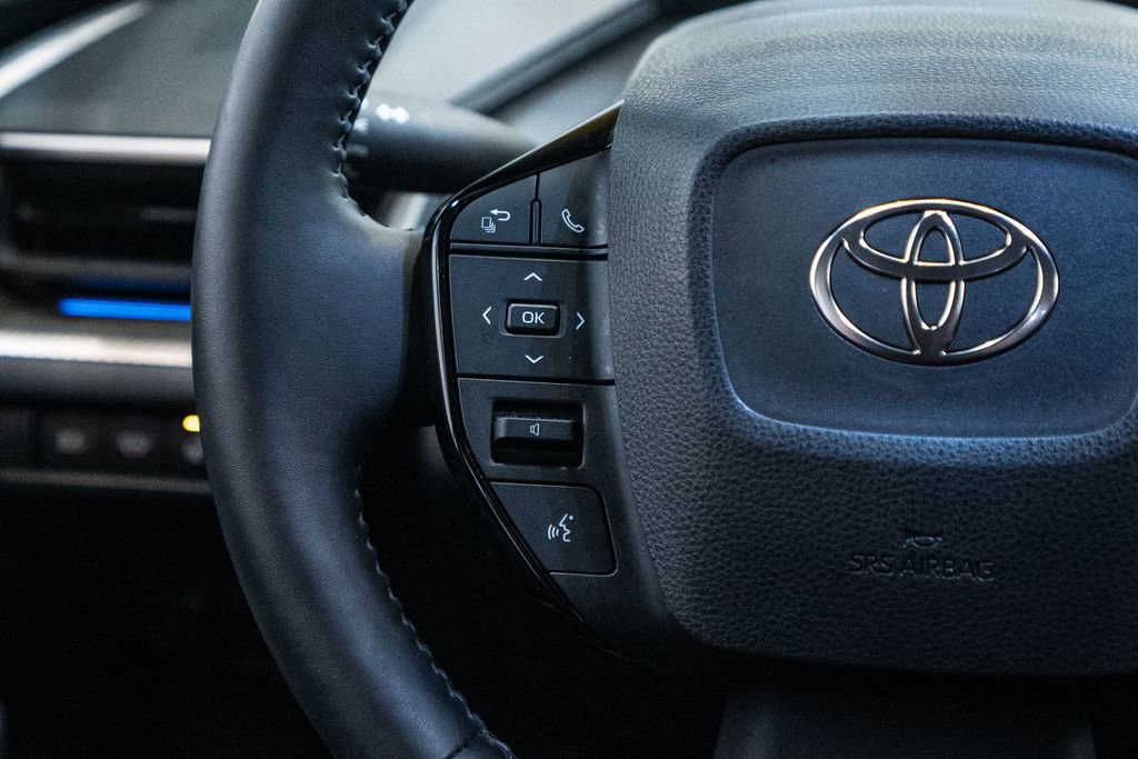Certified 2025 Toyota Prius XLE image 27