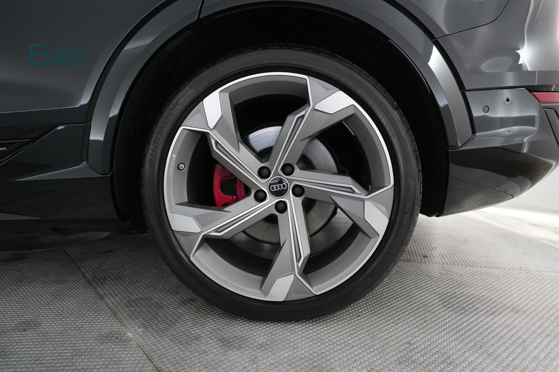 Used 2024 Audi SQ8 e-tron Premium Plus w/ Black Optic Package AWD/4WD image 9