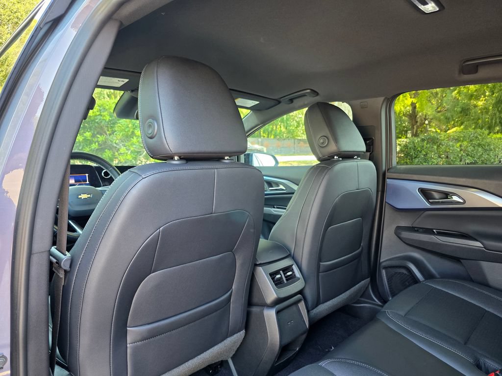 Certified 2024 Chevrolet Equinox EV LT w/ LPO, Blackout Package FWD image 26
