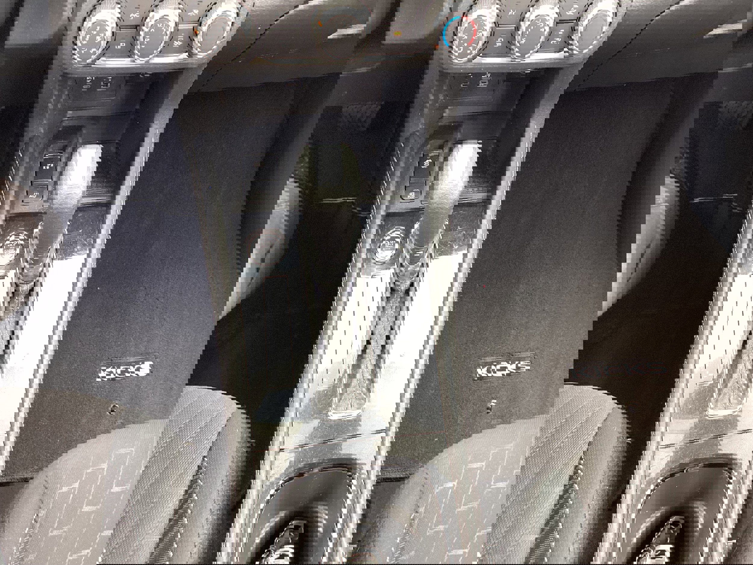 Used 2024 Nissan Kicks SV w/ Interior Electronics Package image 19